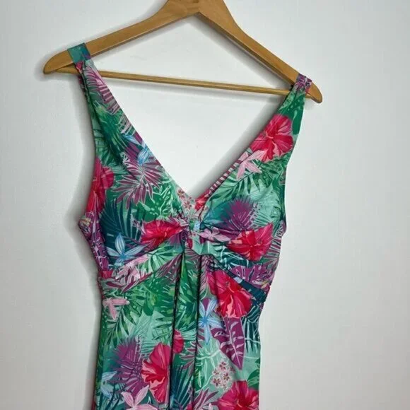 Swimsuits For All Women's Twist Front V-Neck Swimdress Hawaiian Floral Size 10 - Picture 3 of 16